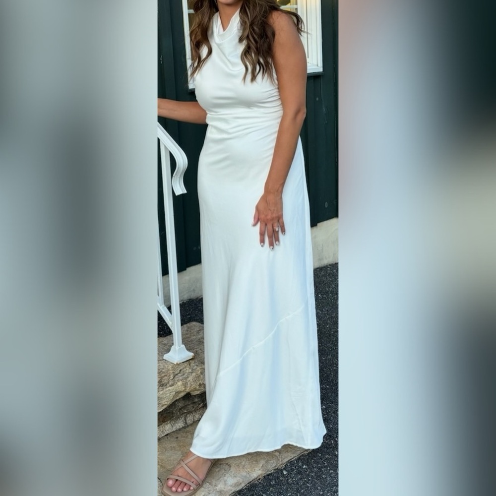 Elegant White Satin Dress - Picture 5 of 6